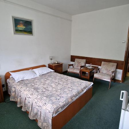Hotel Bradul - Covasna Eksteriør bilde