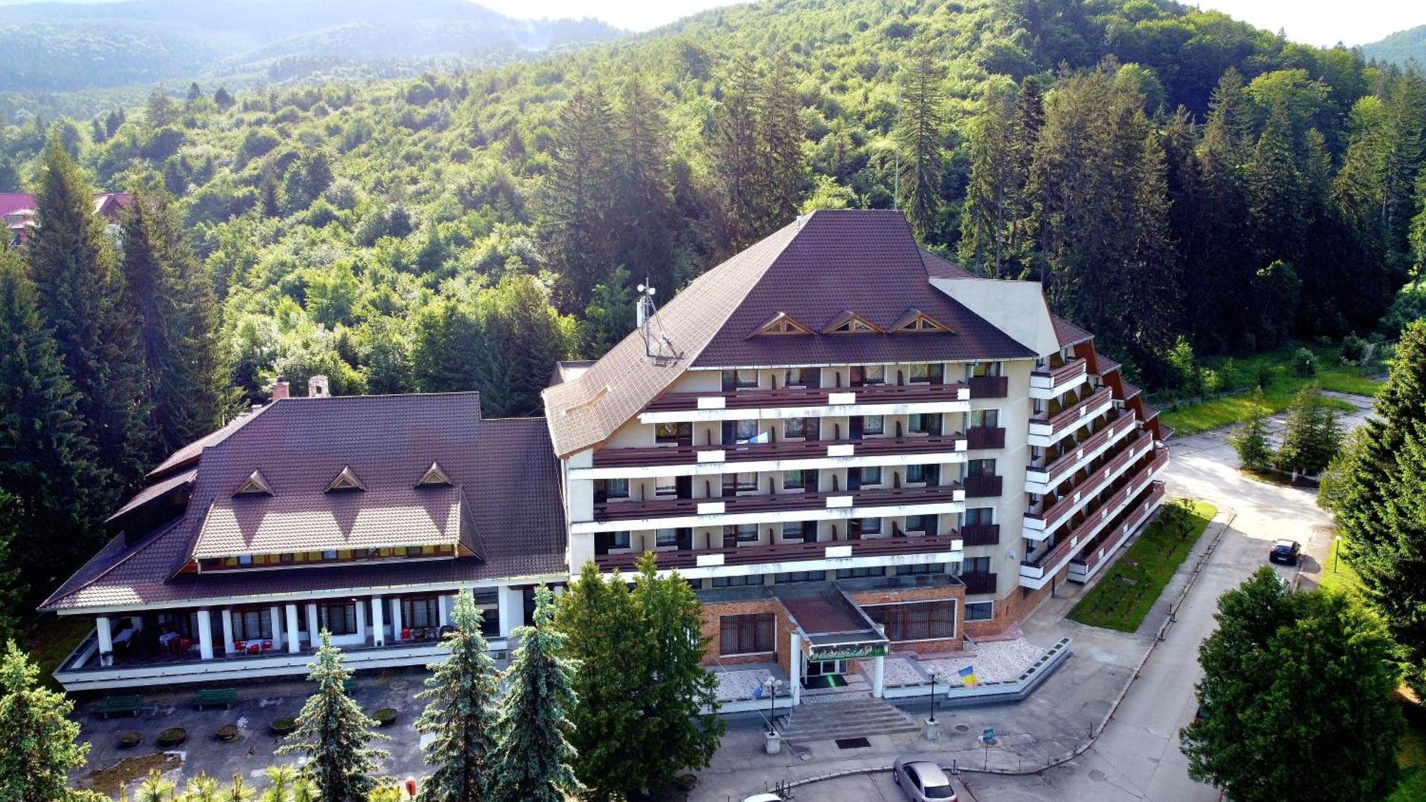 Hotel Bradul - Covasna Eksteriør bilde