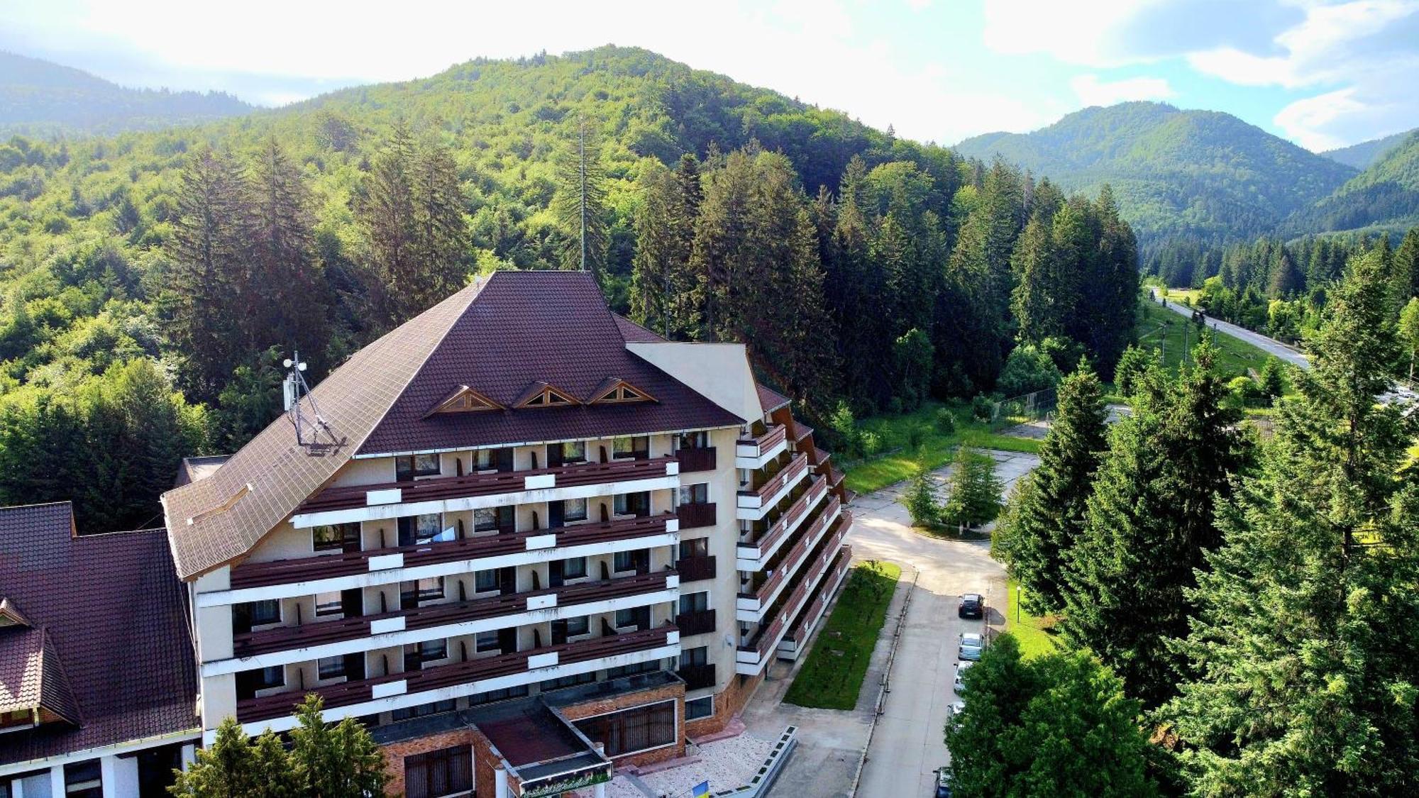 Hotel Bradul - Covasna Eksteriør bilde