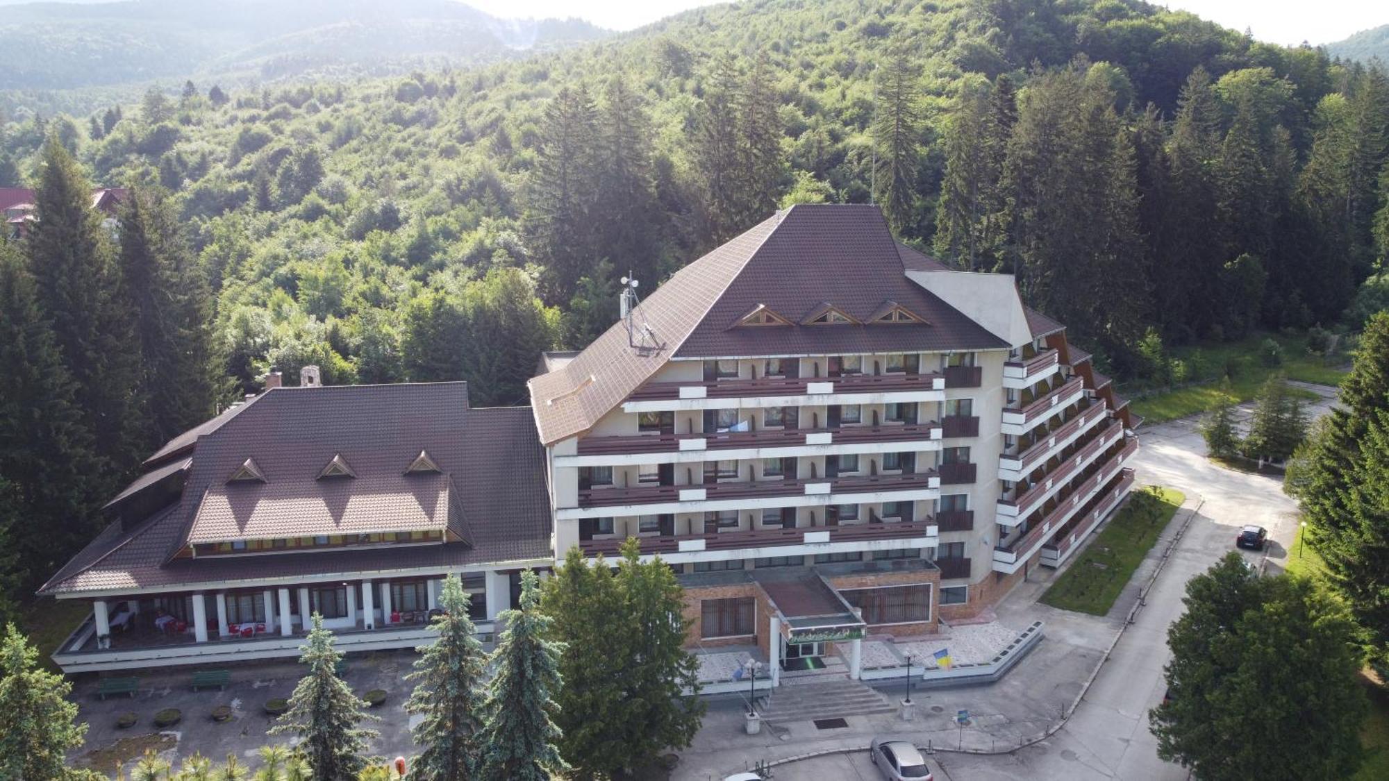 Hotel Bradul - Covasna Eksteriør bilde
