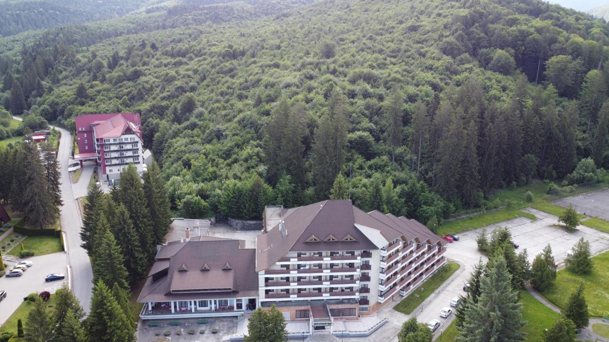 Hotel Bradul - Covasna Eksteriør bilde